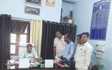 CG NEWS:एल.बी. संवर्ग शिक्षकों की पदोन्नति का मामलाः अंतिम वरिष्ठता सूची में भारी गड़बड़ी की शिकायत CG NEWS:एल.बी. संवर्ग शिक्षकों की पदोन्नति का मामलाः अंतिम वरिष्ठता सूची में भारी गड़बड़ी की शिकायत