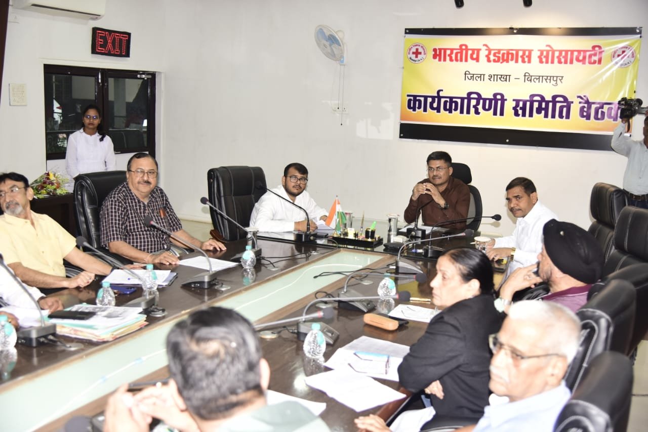 बैठक में बोले डीएम…सदस्यों की संख्या बढ़ाए…एक सप्ताह के भीतर जगह बताएं…अस्पताल में खोलेंगे दवाई दुकान