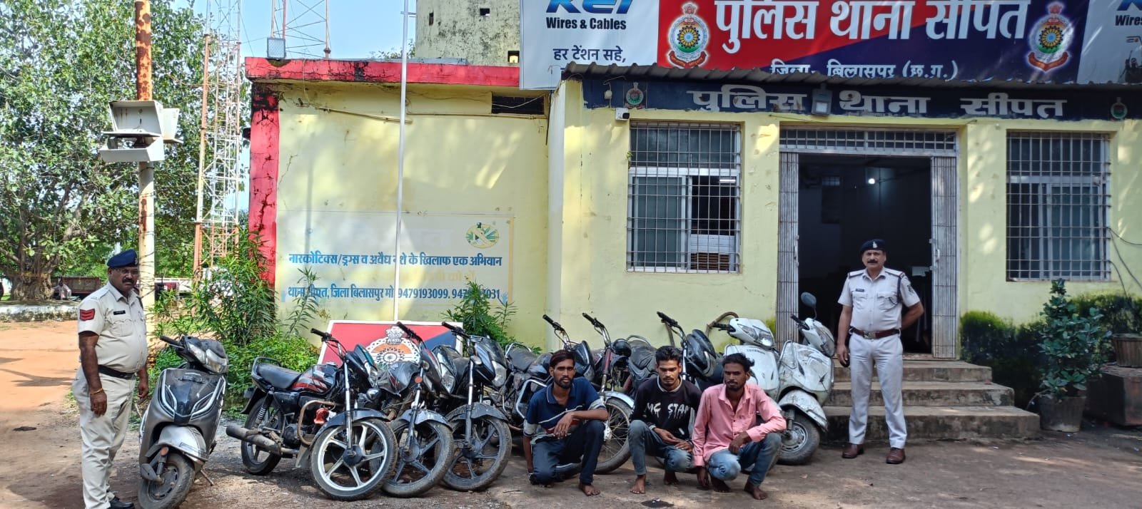 बाइक चोर गिरोह का पर्दाफाश…10 मोटरसायकल समेत ढाई लाख का पार्टस बरामद…पुलिस गिरफ्त में तीनों आरोपी