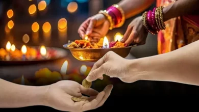 Diwali 2024- दिवाली पर राशि के अनुसार इन रंगों के कपड़े पहनकर पूजा करें