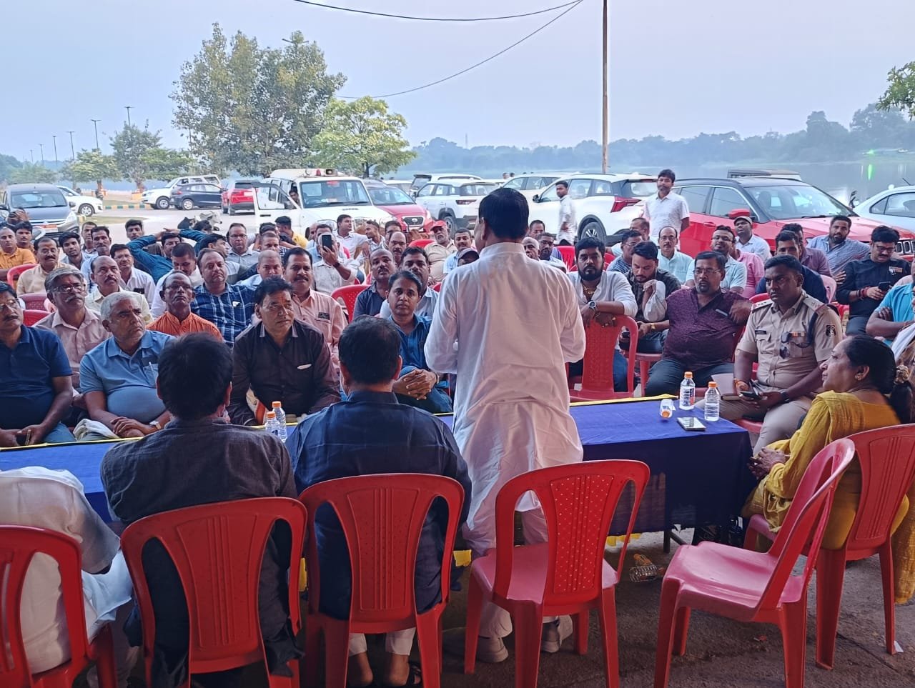 उठा-पटक के बीच खत्म हुई एक गुट की राजनीति…अध्यक्ष, सचिव का पत्ता साफ….समिति के दिग्गज  करेंगे छठ महापर्व की व्यवस्था
