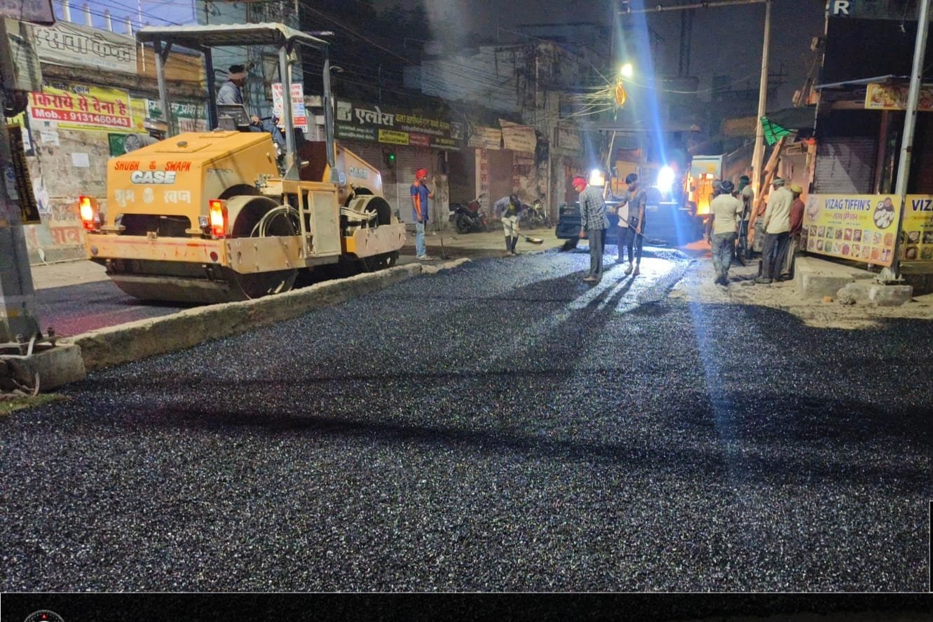 Bilaspur- सड़कों का मरम्मत कार्य युद्ध स्तर पर जारी,20 सड़कों का मरम्मत पूरा