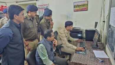 अपर मुख्य सचिव ने किया थाना निरीक्षण…आनलाइन गतिविधियों को समझा..SP Rajnesh Singh ने बताया..ऐसे होता है काम काज