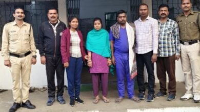 पति ने लूटा…पत्नी ने दिया बेरोजगार को झांसा…मिलकर लूट लिया 6 लाख…संयुक्त टीम ने दोनों को  भागलपुर में पकड़ा