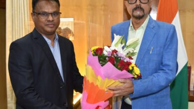 Governor New Secretary Appoint: राज्यपाल रमेन डेका से नव नियुक्त सचिव डॉ. प्रसन्ना ने की भेंट