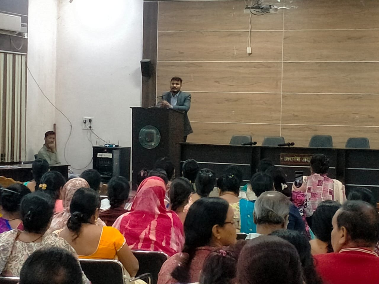 निर्वाचन बैठक कार्यक्रम में बोले एसडीएम…बीएलओ,पटवारियों को करना होगा यह काम…इस तारीख तक ही जोड़ें जाएँगे नाम