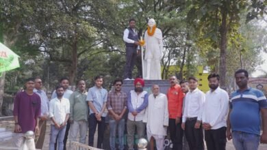 नगर पालिका अध्यक्ष प्रत्याशी राकेश जालान ने महात्मा गांधी की पुण्यतिथि पर दी श्रद्धांजलि