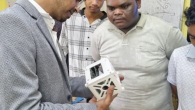 जशपुर में स्टूडेंट सैटेलाइट ट्रेनिंग वर्कशॉप में विद्यार्थी सीख रहे हैं सैटेलाइट की बारीकियां 