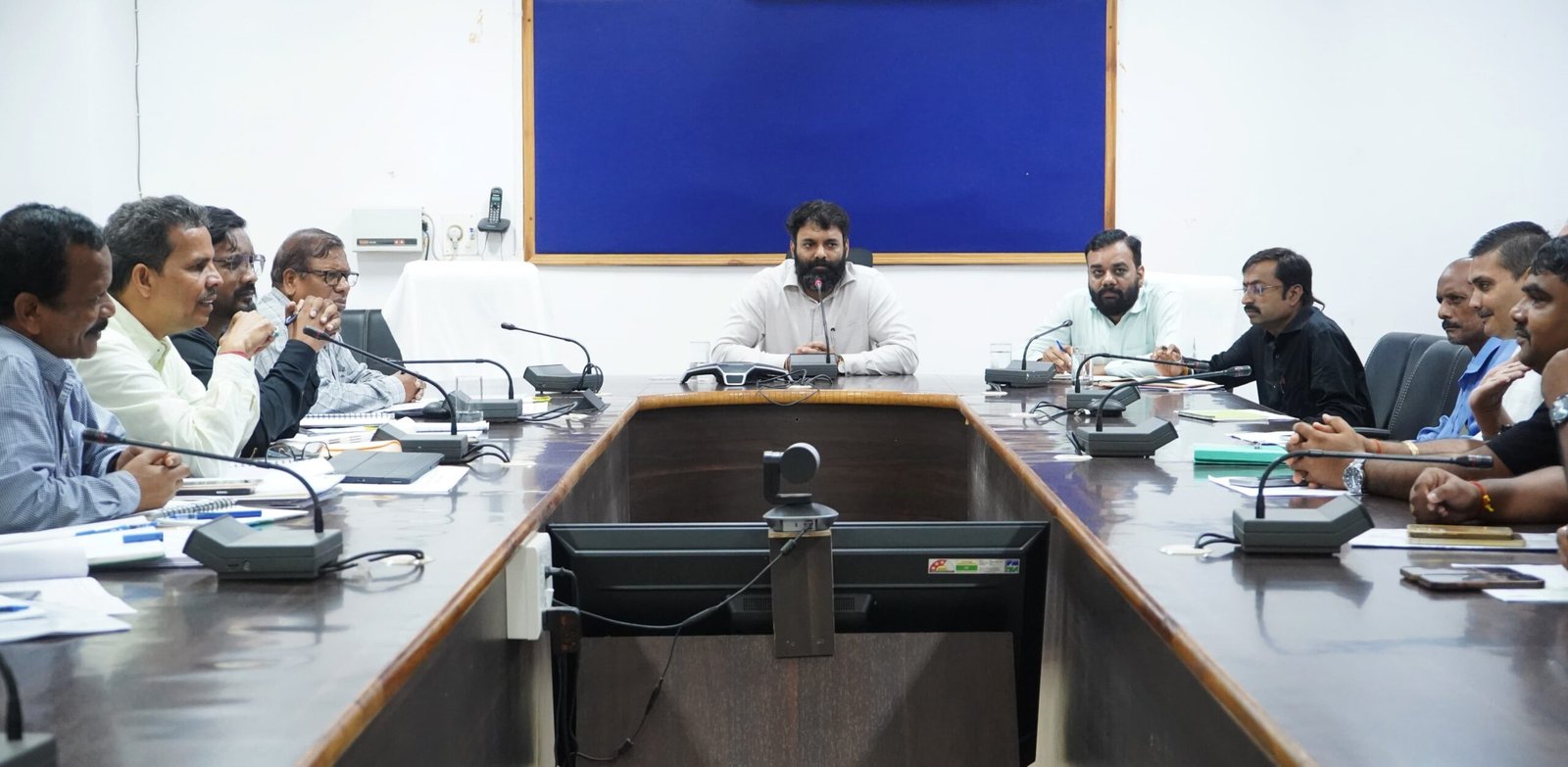 CG News: सड़क के निर्माण कार्यों में गुणवत्ता के साथ किसी भी प्रकार का समझौता नहीं किया जाएगा CG News: सड़क के निर्माण कार्यों में गुणवत्ता के साथ किसी भी प्रकार का समझौता नहीं किया जाएगा