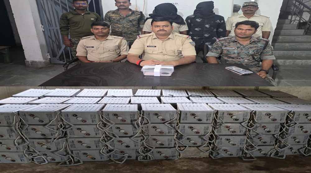 हजारीबाग पुलिस की बड़ी कार्रवाई: सोलर बैटरी चोरी करने वाले गिरोह का खुलासा हजारीबाग पुलिस की बड़ी कार्रवाई: सोलर बैटरी चोरी करने वाले गिरोह का खुलासा