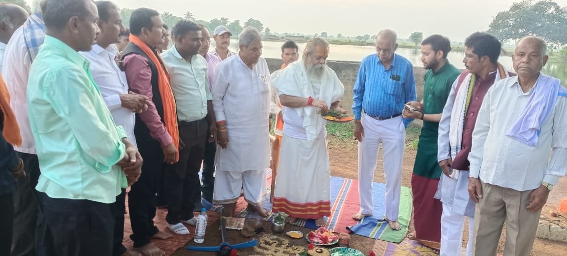 गांव भरेंगा के बाड़ा एवं शीतला माता मंदिर निर्माण का भूमि पूजन