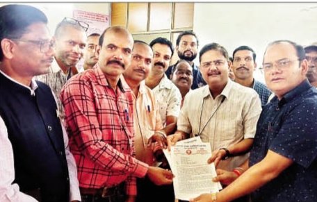 CG Education News : छग टीचर्स एसोसिएशन ने चार सूत्रीय मांगों का मुख्यमंत्री के नाम सौंपा ज्ञापन