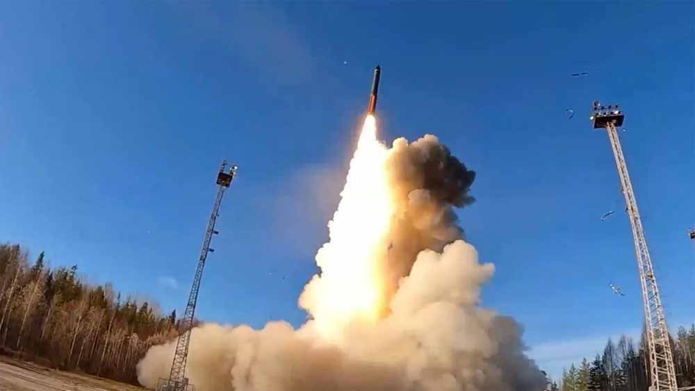 तनाव बढ़ा: रूस-यूएस परमाणु दांव — क्रूज़ मिसाइल टेस्ट के बाद दोनों देशों के पास कितने परमाणु बॉम्ब हैं? तनाव बढ़ा: रूस-यूएस परमाणु दांव — क्रूज़ मिसाइल टेस्ट के बाद दोनों देशों के पास कितने परमाणु बॉम्ब हैं?