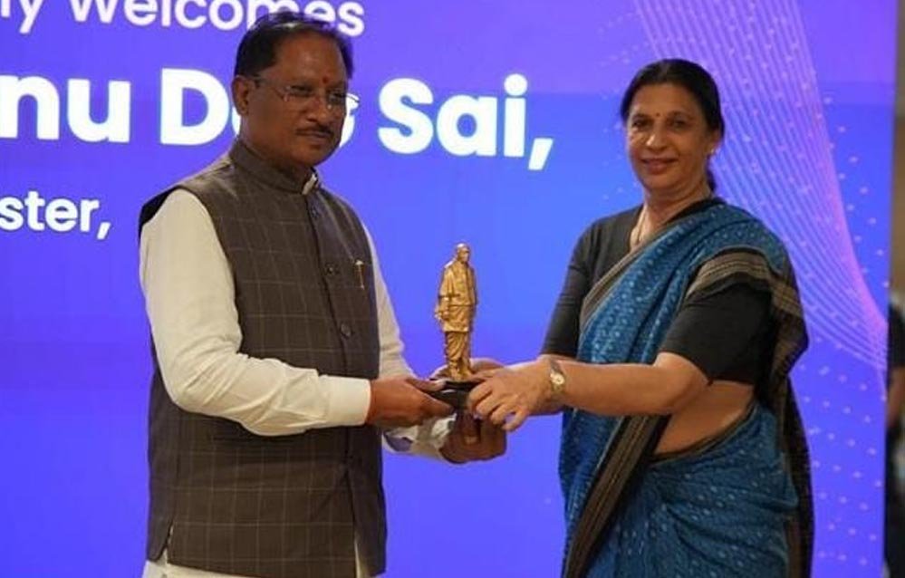 आईटीआई शिक्षा में क्रांतिकारी बदलाव — छत्तीसगढ़ के 10,000 युवा हर साल सीखेंगे आधुनिक तकनीक आईटीआई शिक्षा में क्रांतिकारी बदलाव — छत्तीसगढ़ के 10,000 युवा हर साल सीखेंगे आधुनिक तकनीक