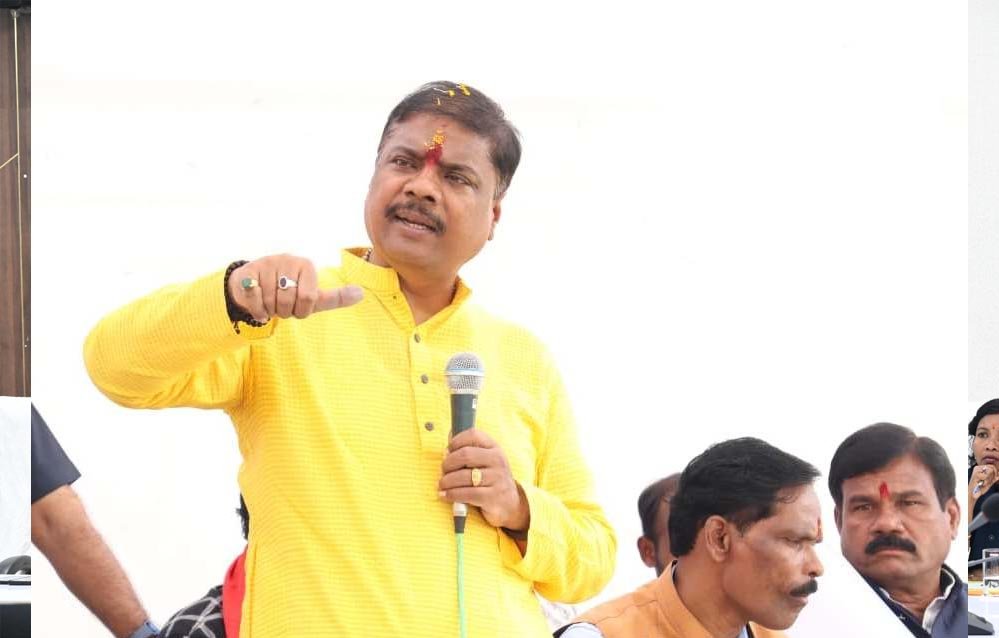 रायपुर: बस्तर में 11 करोड़ 82 लाख रुपए की विकास योजनाओं की नींव रखी मंत्री केदार कश्यप ने रायपुर: बस्तर में 11 करोड़ 82 लाख रुपए की विकास योजनाओं की नींव रखी मंत्री केदार कश्यप ने