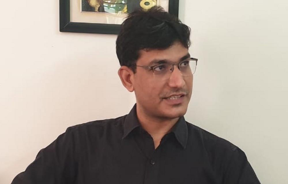 कलेक्टर की कार्रवाई: कर्मचारियों को कॉल कर समय पर आने को कहा, 13 सस्पेंड