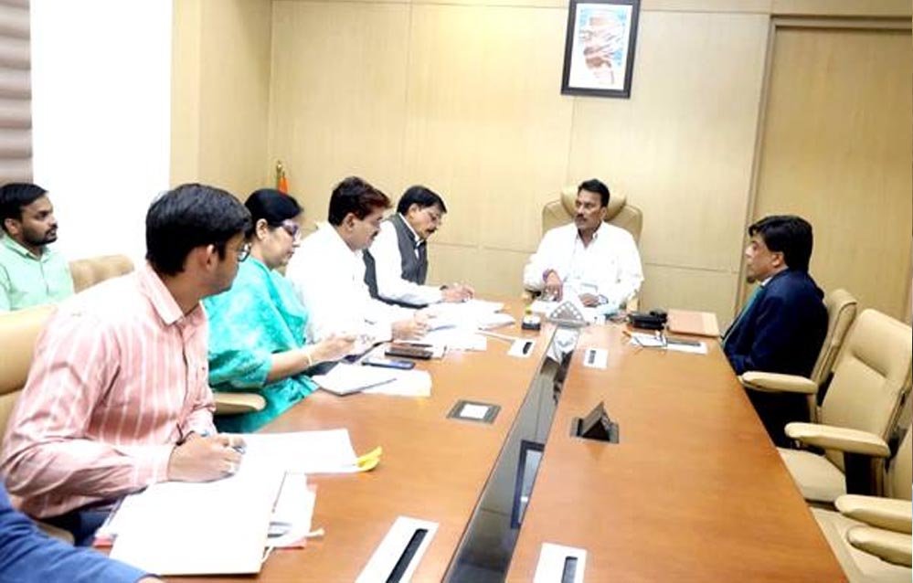 किसानों को पानी की कमी न हो, रबी सीजन में सुनिश्चित की जाए सिंचाई : मंत्री सिलावट किसानों को पानी की कमी न हो, रबी सीजन में सुनिश्चित की जाए सिंचाई : मंत्री सिलावट