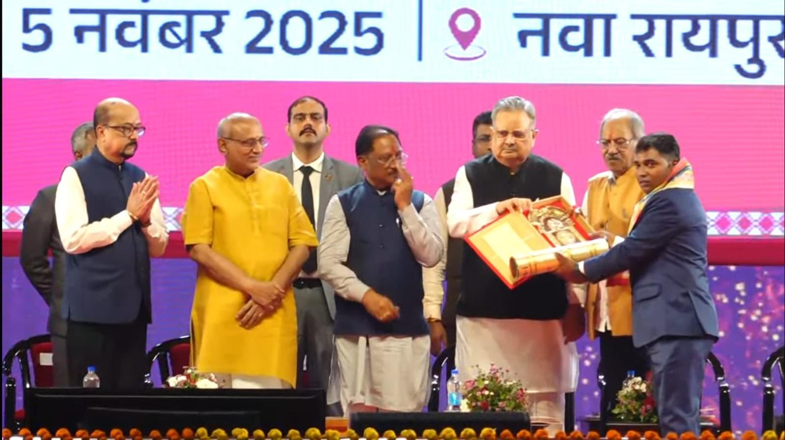 डॉ. सोमेश कुमार पटेल को मिला छत्तीसगढ़ राज्य अलंकरण चंदूलाल चंद्राकर सम्मान डॉ. सोमेश कुमार पटेल को मिला छत्तीसगढ़ राज्य अलंकरण चंदूलाल चंद्राकर सम्मान