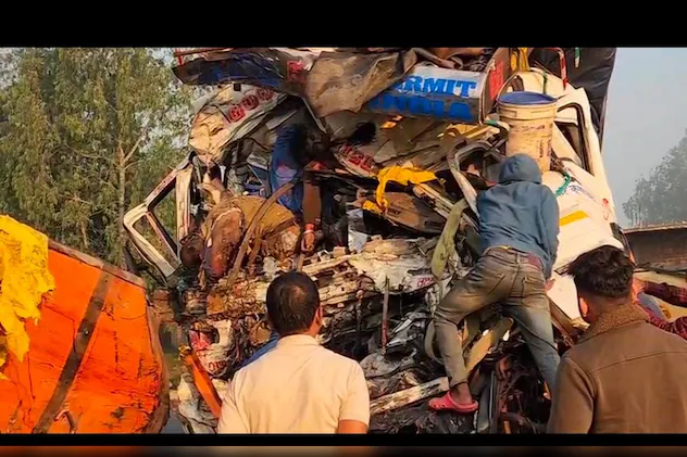 NH-43 में हुआ सड़क हादसा, सूरजपुर में दो ट्रक में हुई भिंड़त में 2 लोगों की मौत NH-43 में हुआ सड़क हादसा, सूरजपुर में दो ट्रक में हुई भिंड़त में 2 लोगों की मौत