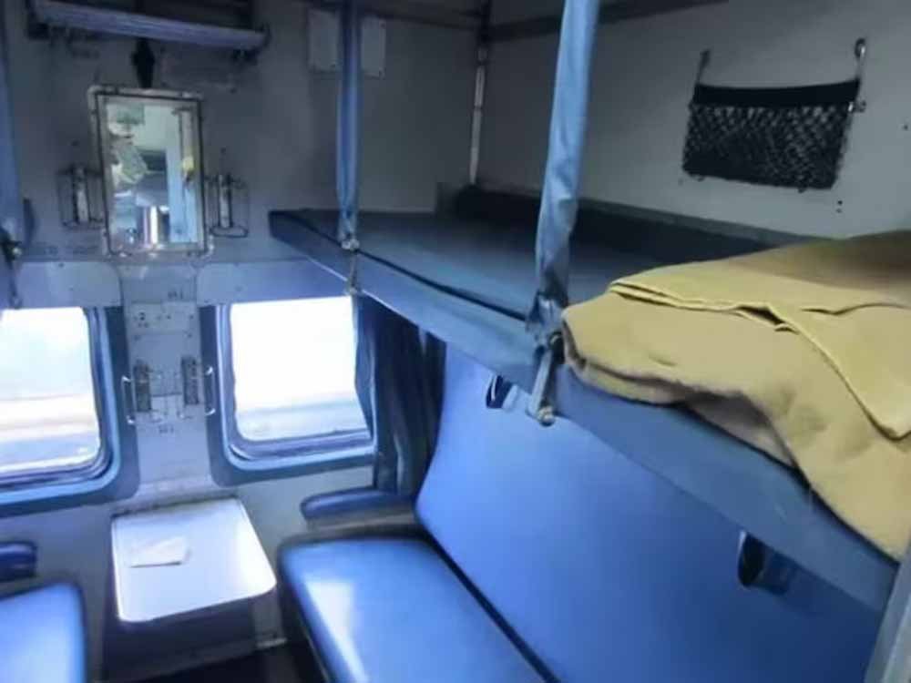 IRCTC नियमों में बड़ा बदलाव: लोअर बर्थ पर मिलेगी प्राथमिकता, यात्रियों के लिए नया स्लीप टाइम तय