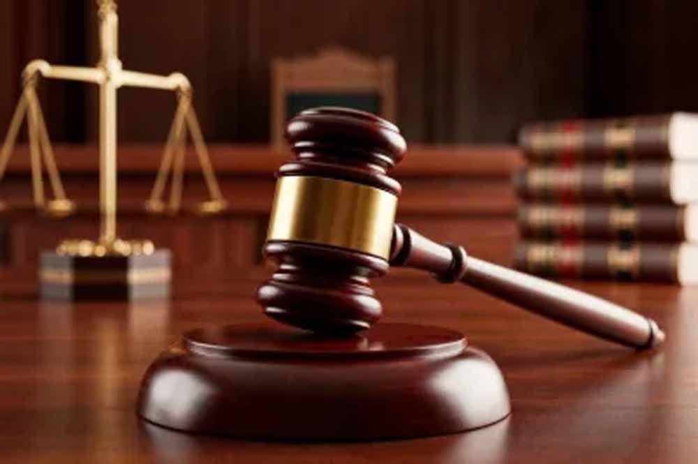 Highcourt Decision: फर्जी शिक्षकों पर इलाहाबाद हाईकोर्ट का निर्देश ,6 महीने में पूरी होगी जांच, अब नौकरी के साथ वेतन भी होगा वसूल