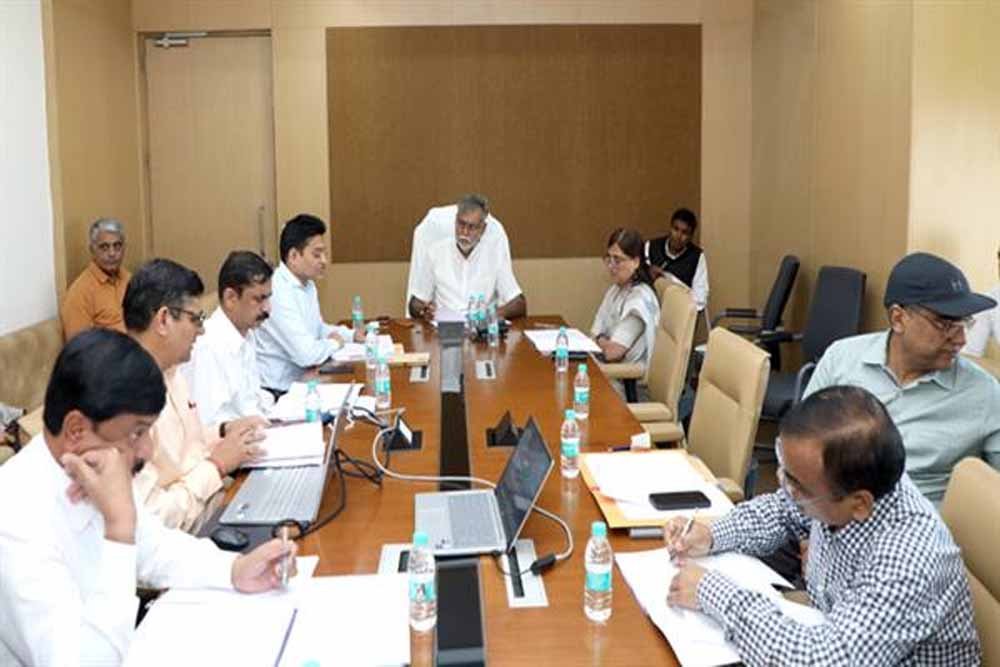 मध्यप्रदेश की ग्रामीण सड़कों के रख-रखाव पर दें ध्यान : मंत्री पटेल