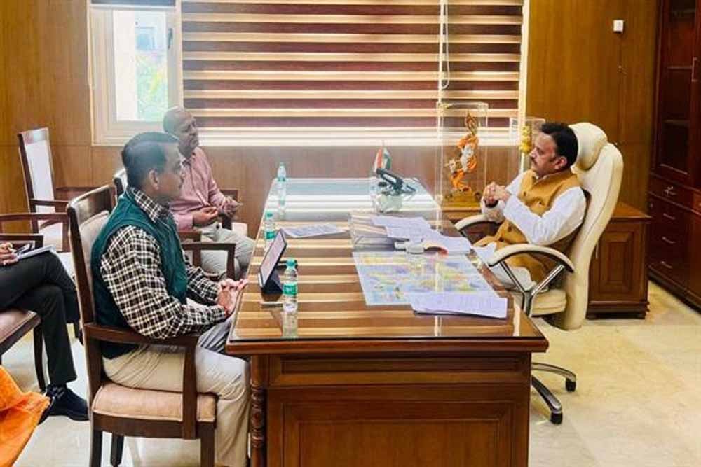 शासकीय चिकित्सा महाविद्यालयों के शिक्षकों के भत्तों को और अधिक आकर्षक बनाने के लिए प्रस्ताव करें तैयार: उप मुख्यमंत्री शुक्ल