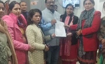 महिला शिक्षक संघ ने सांसद को सौंपा ज्ञापन: TET अनिवार्यता रद्द करने की उठाई मांग