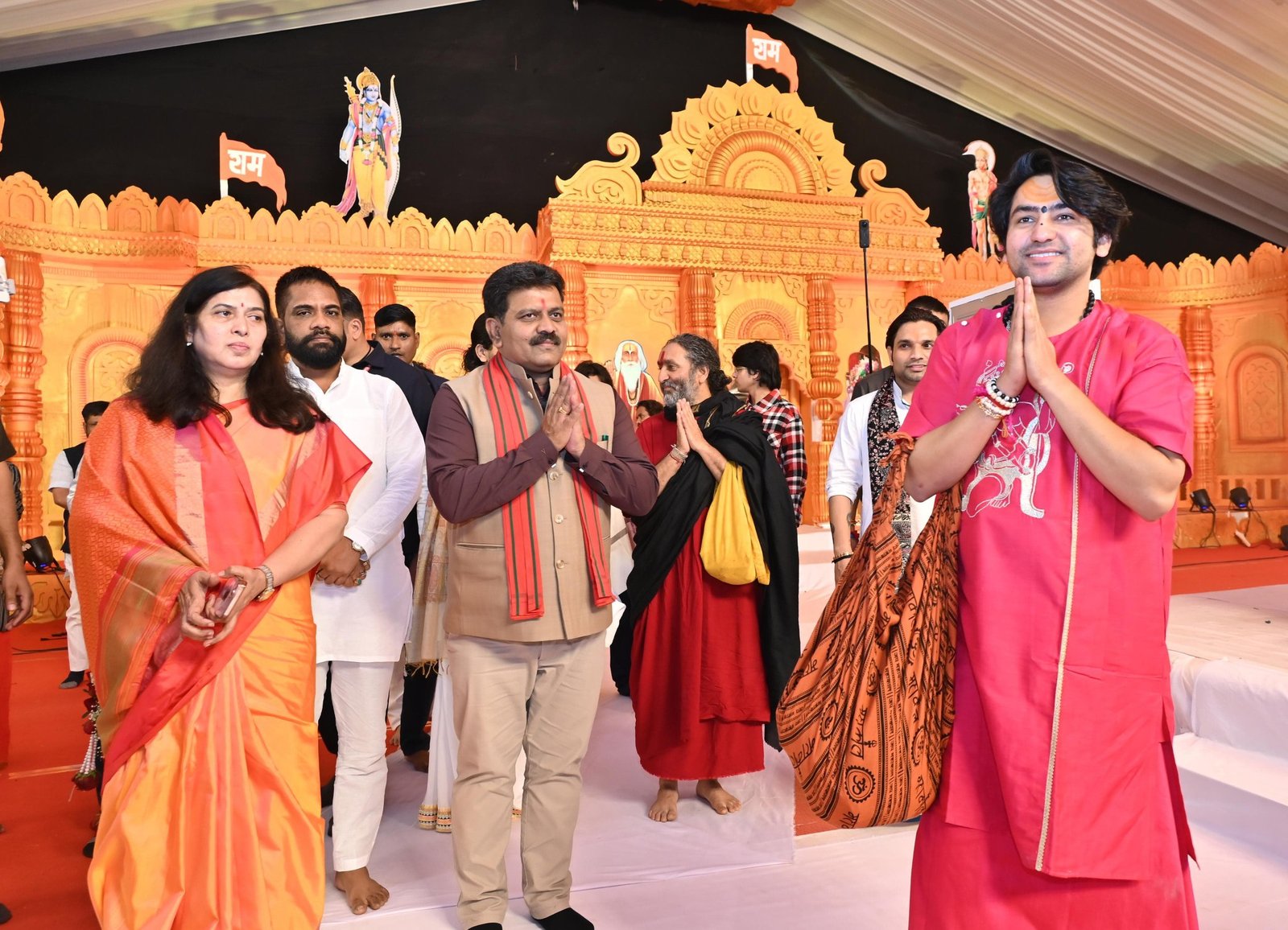 Dhirendra Shastri Durg: धीरेंद्र शास्त्री के लिए चार्टर्ड प्लेन भेजने पर डिप्टी सीएम विजय शर्मा का पलटवार