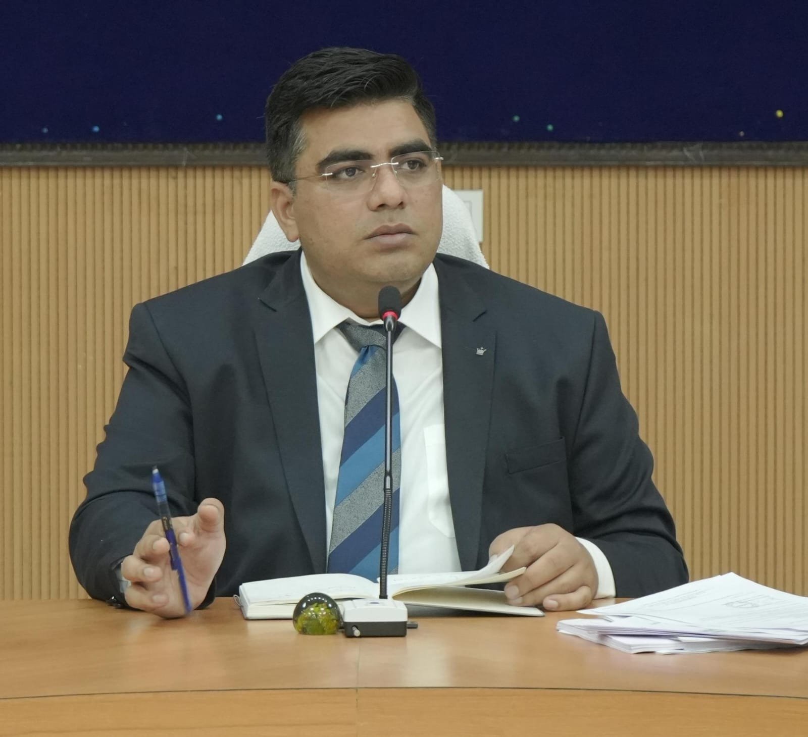 Cg news: पीएम आवास की राशि त्रुटिवश अन्य खाते में जमा, कलेक्टर ने जांच हेतु किया निर्देशित