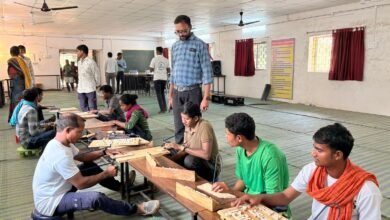 CG News-जिन हाथों ने कभी बंदूक थामकर हिंसा को अंजाम दिया, वही प्रशिक्षण लेकर सीख रहे हुनर..चौगेल कैंप परिसर बना कौशलगढ़